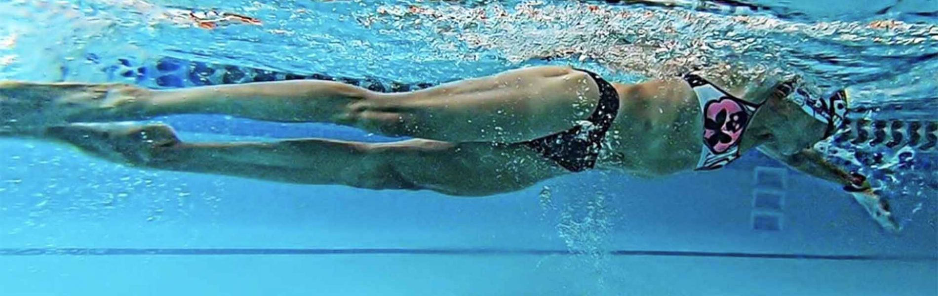 charlestonsportsmassage.com-swimming under water